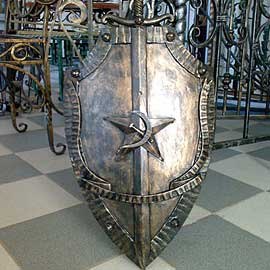 Декоративный элемент "Щит и меч"